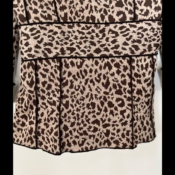 David Brooks leopard print long sleeved cardigan/blouse, wide ties, snaps, Med - Picture 9 of 11